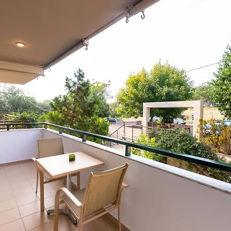 Apartment F & B Collection - For 4 *